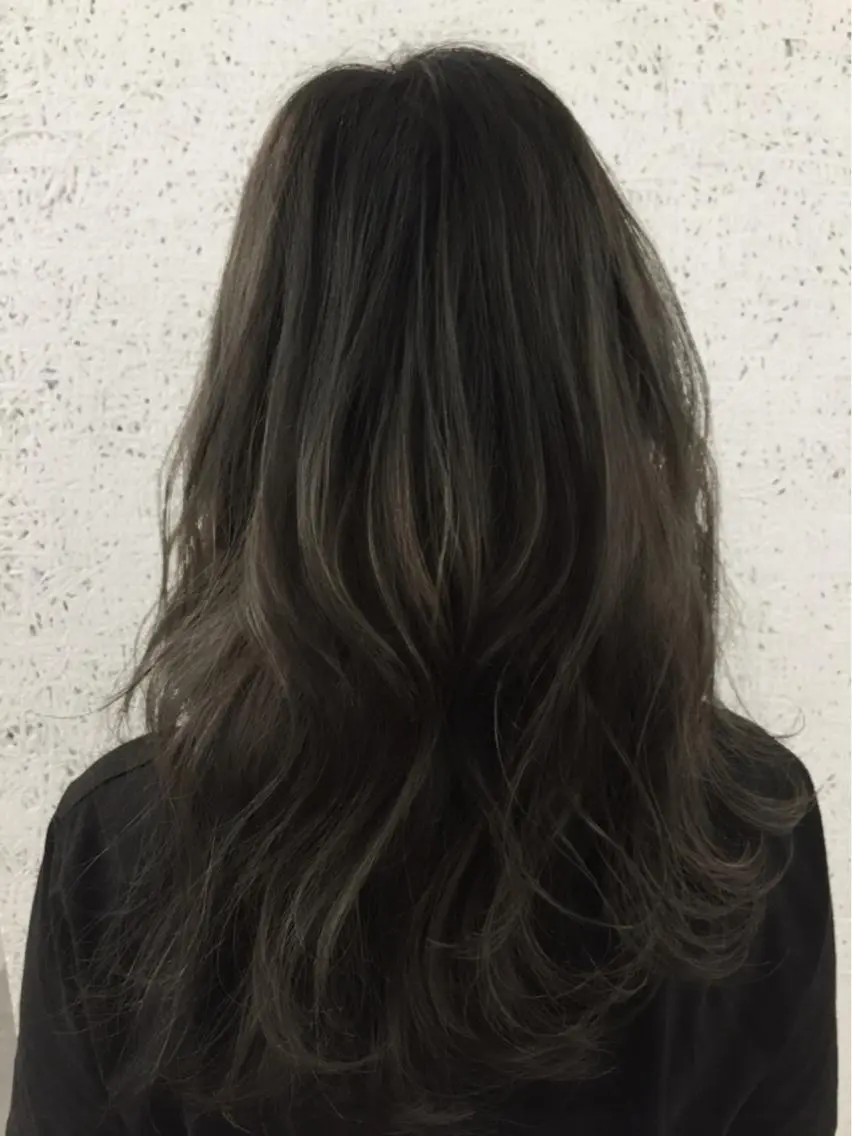 セミロング カラー パーマ ヘアアレンジ アディクシーカラー ブリーチ 透明感カラー グレージュ ハイライトカラー ✨ハイクオリティ✨ 山本香也のヘアスタイル
