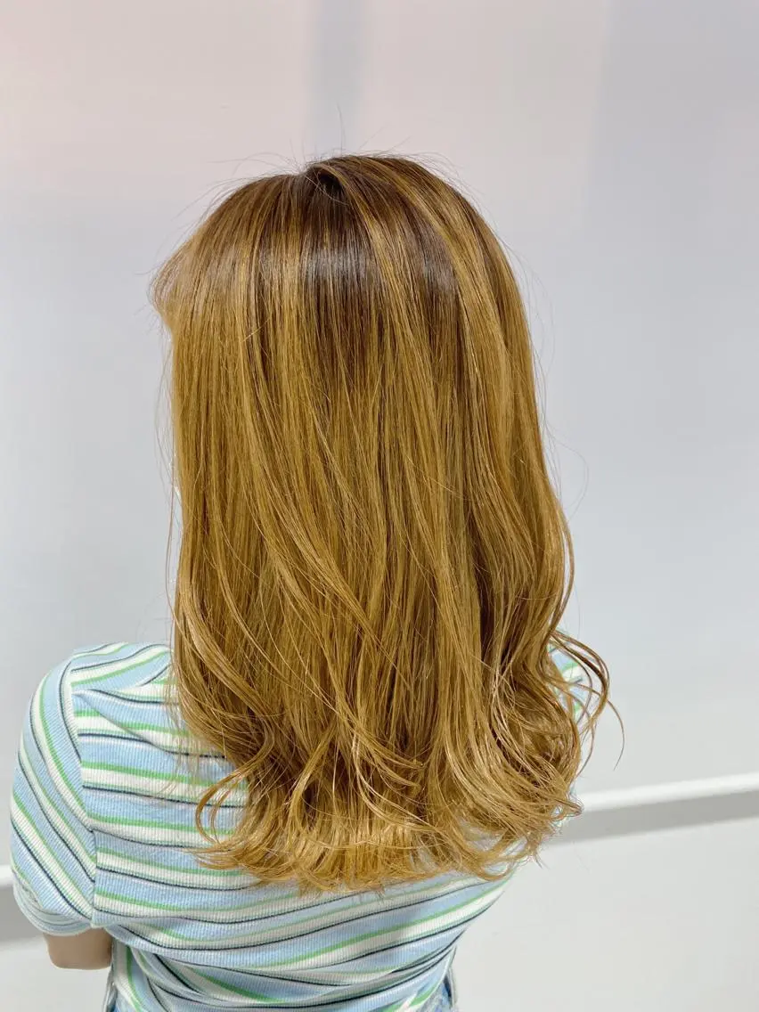 ミディアム カラー バレイヤージュ レイヤーカット ヘアカラー 新井 広之のヘアスタイル