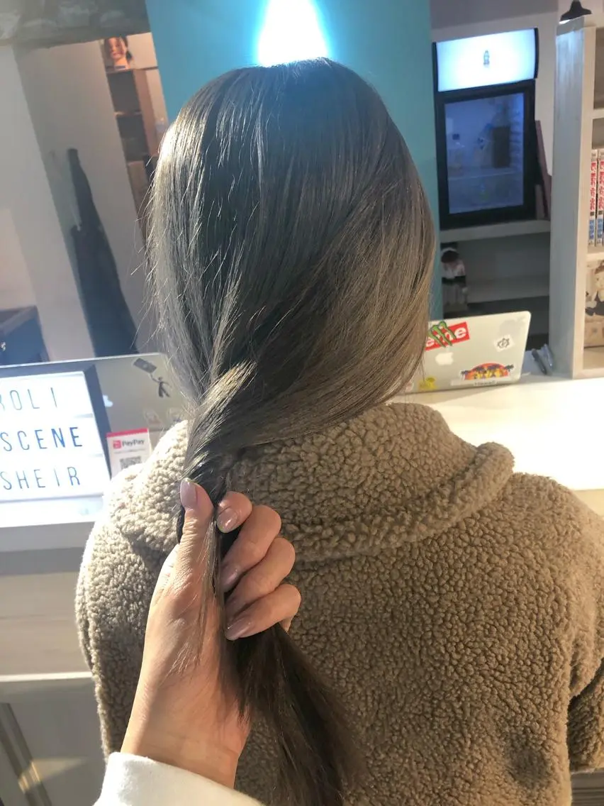 セミロング カラー グレージュ ヘアカラー トリートメント 🍊新宿南口🍊 ERINAのヘアスタイル