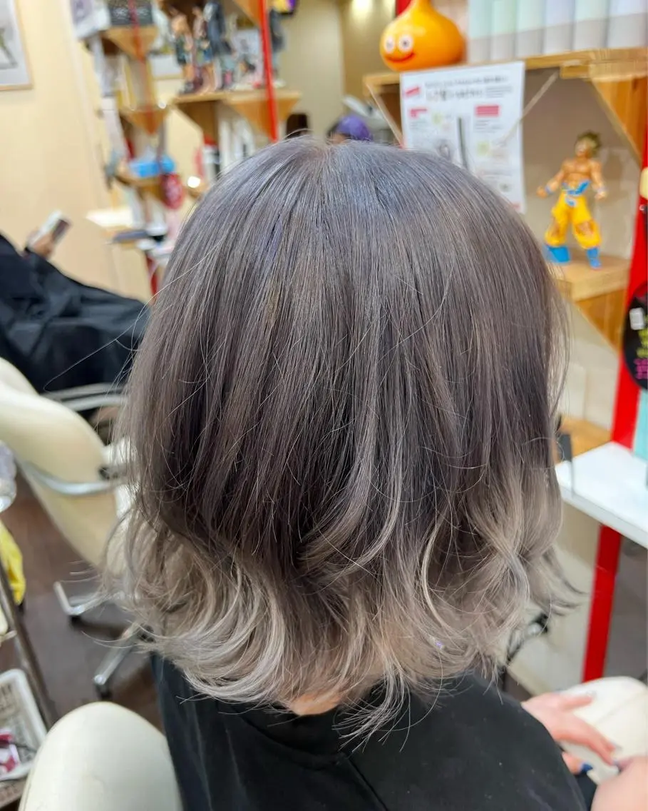 カラー アッシュ アッシュグレー グラデーションカラー まさき✂︎ /ブリーチカラーのヘアスタイル