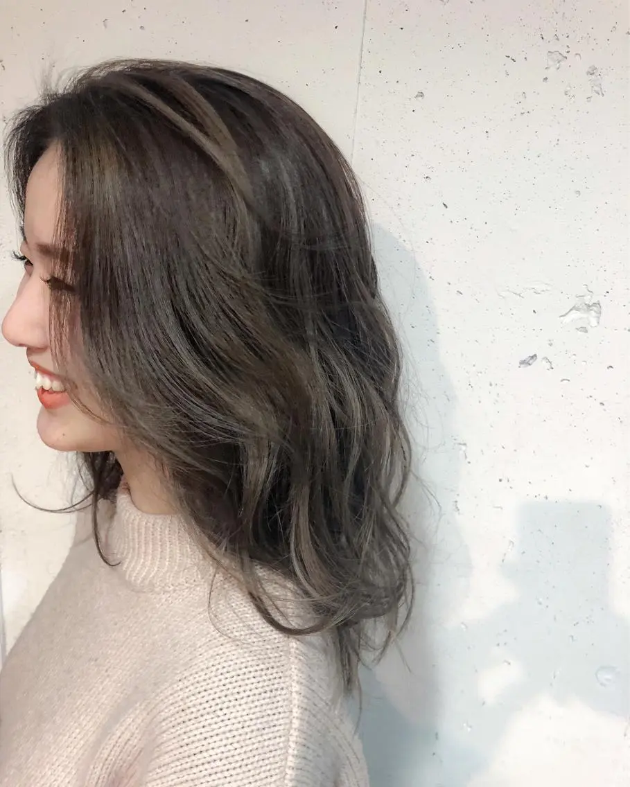 ミディアム カラー アッシュ ハイライトカラー ハイライト ヘアカラー 田中 貴大のヘアスタイル