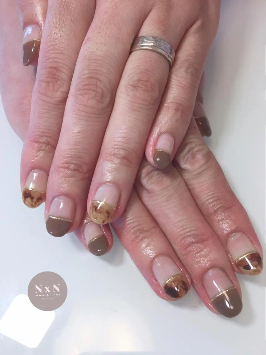 ネイル べっ甲ネイル ブラウン フレンチネイル ジェルネイル ぷっくりネイル nail salon N×Nのネイルデザイン