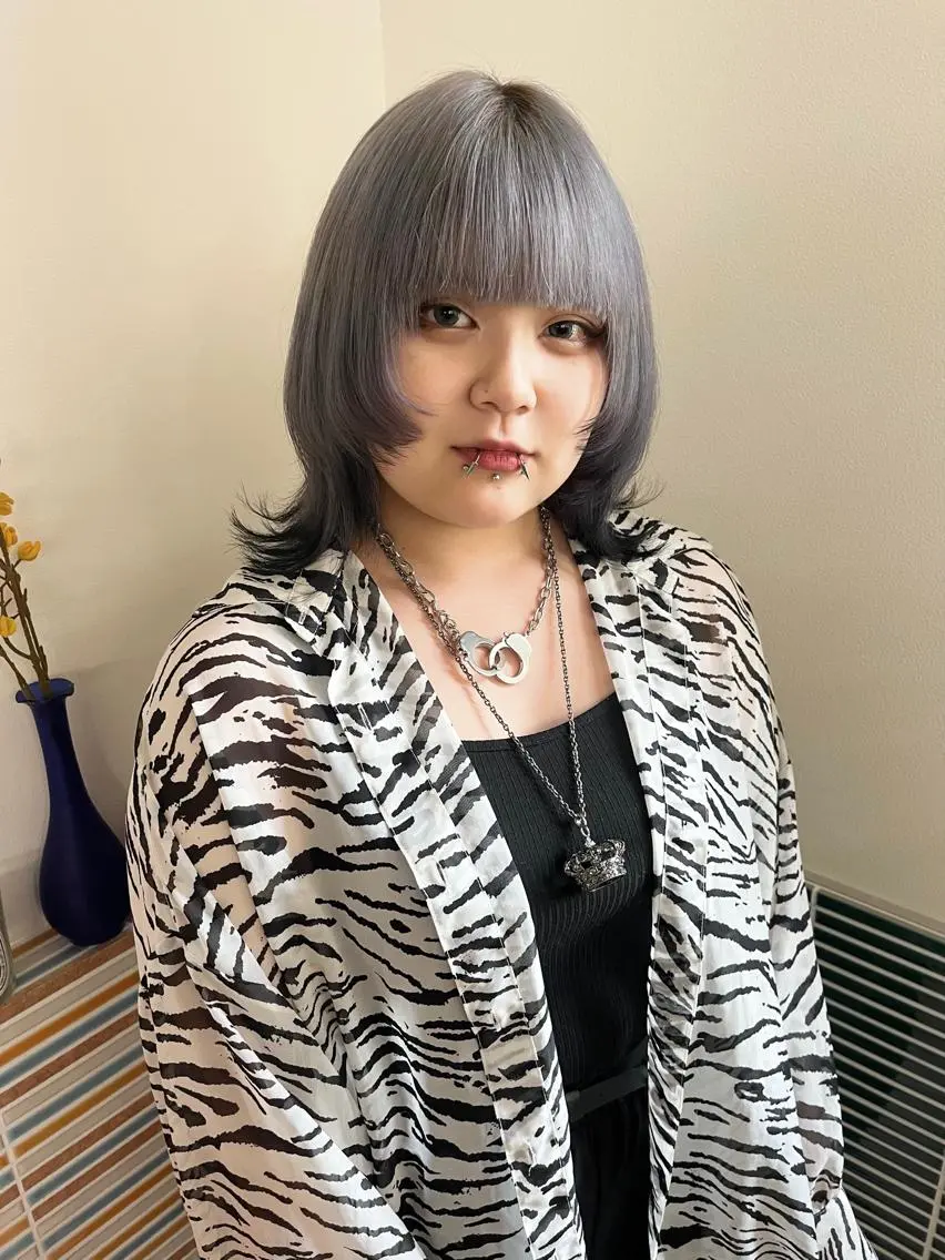 ミディアム カラー ブリーチ ウルフカット ヘアカラー トリートメント 🩷ハイトーン透明感 レイヤー🩷ユリカのヘアスタイル