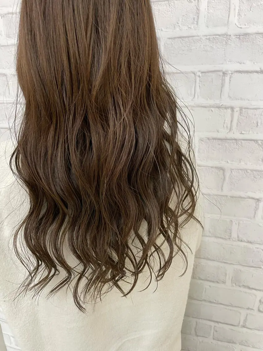 ロング カラー ベージュカラー ブリーチ ブリーチなしカラー カット ヘアカラー 川上 紗也加のヘアスタイル
