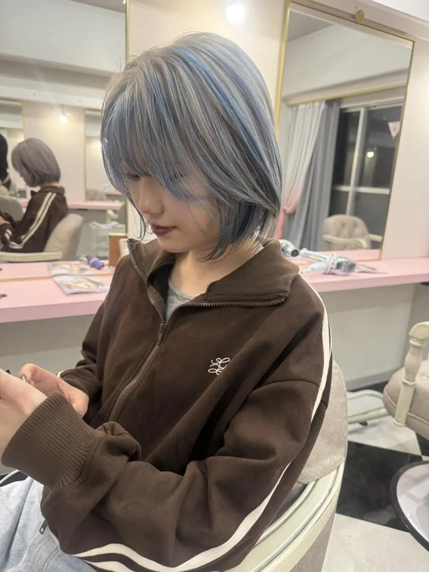ミディアム カラー ブルーカラー 🎀ブリーチ ハイト ーン ♡Kanon♡のヘアスタイル