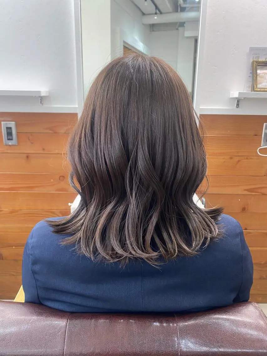 カラー ブリーチ 透明感カラー ナチュラル大人っぽい スタイル　MAORIのヘアスタイル