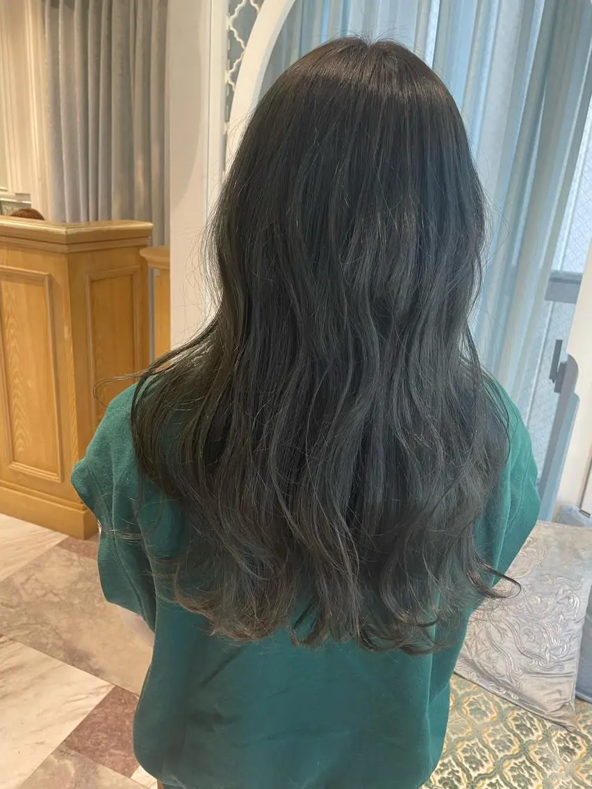 カラー ベージュカラー オリーブベージュ ヘアカラー 木屋元一/透明感 /前髪/レイヤーのヘアスタイル