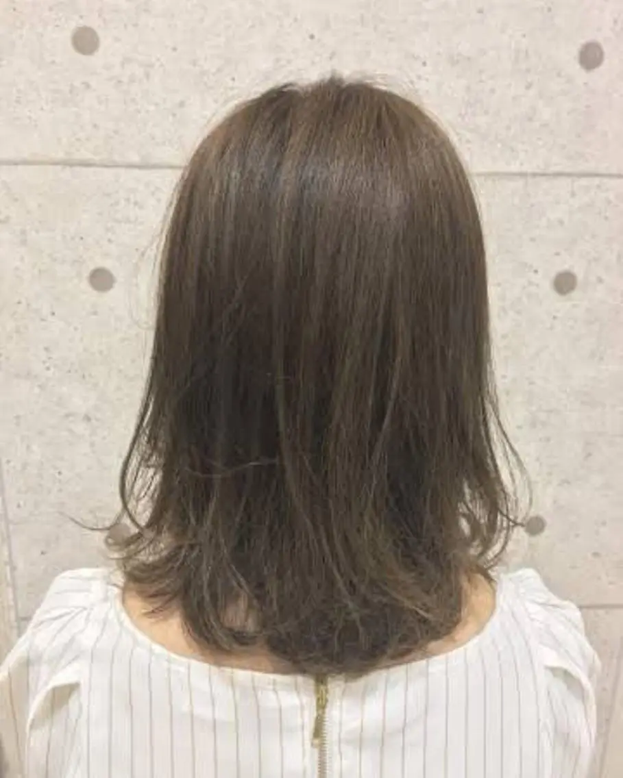 セミロング アッシュ 不動令 認定カラーリストのヘアスタイル