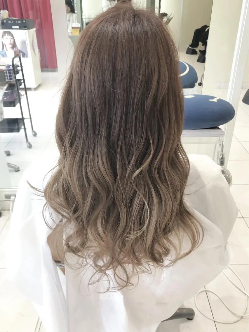 ロング カラー ブリーチ グラデーションカラー バイオレットカラー カット ヘアカラー 岡田詩織 MODE Ks松原店のヘアスタイル