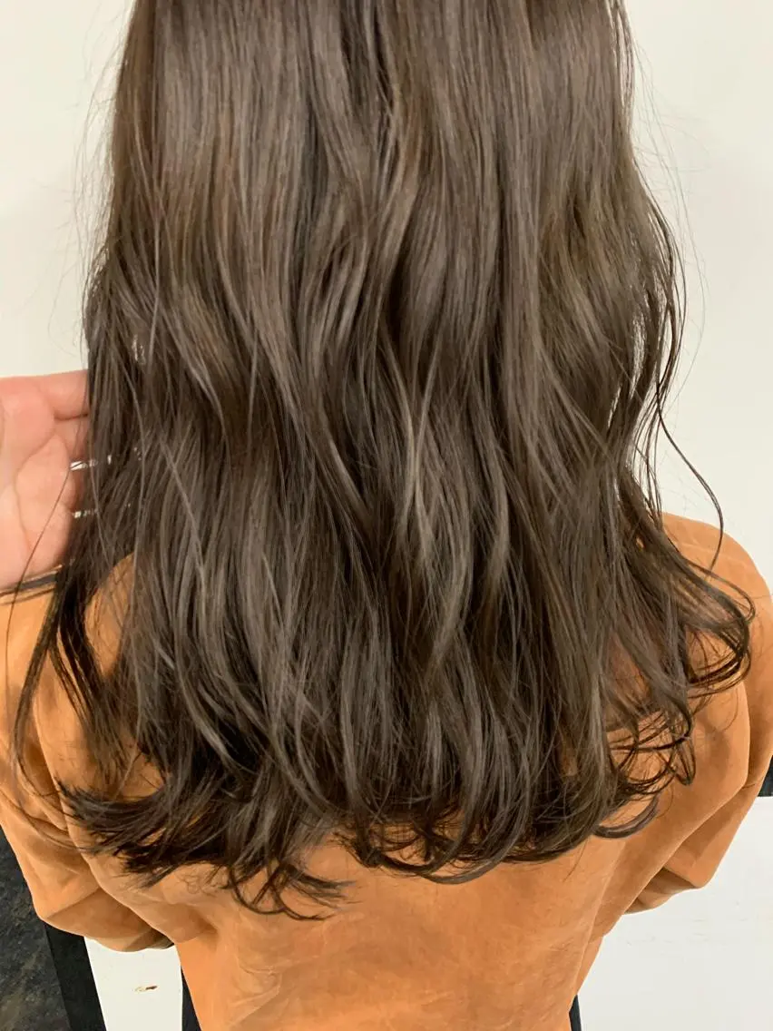 セミロング 初めてでも失敗しない 透明感カラー Miiのヘアスタイル