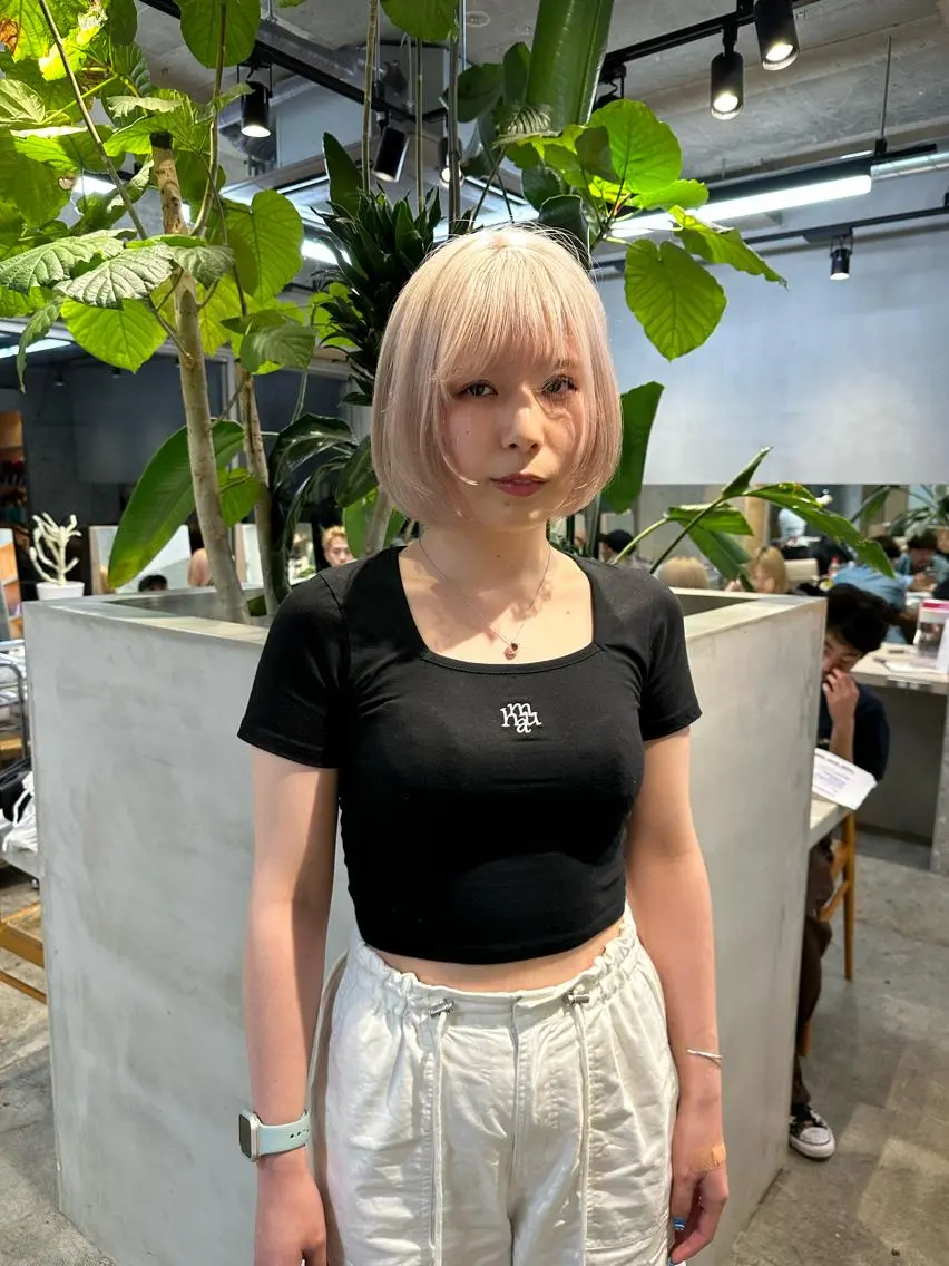 ショート カラー ネイル マツエク・マツパ アイブロウ ベージュカラー ホワイトベージュ ホワイト ハイライト🌟/ ボブ/豊田のヘアスタイル