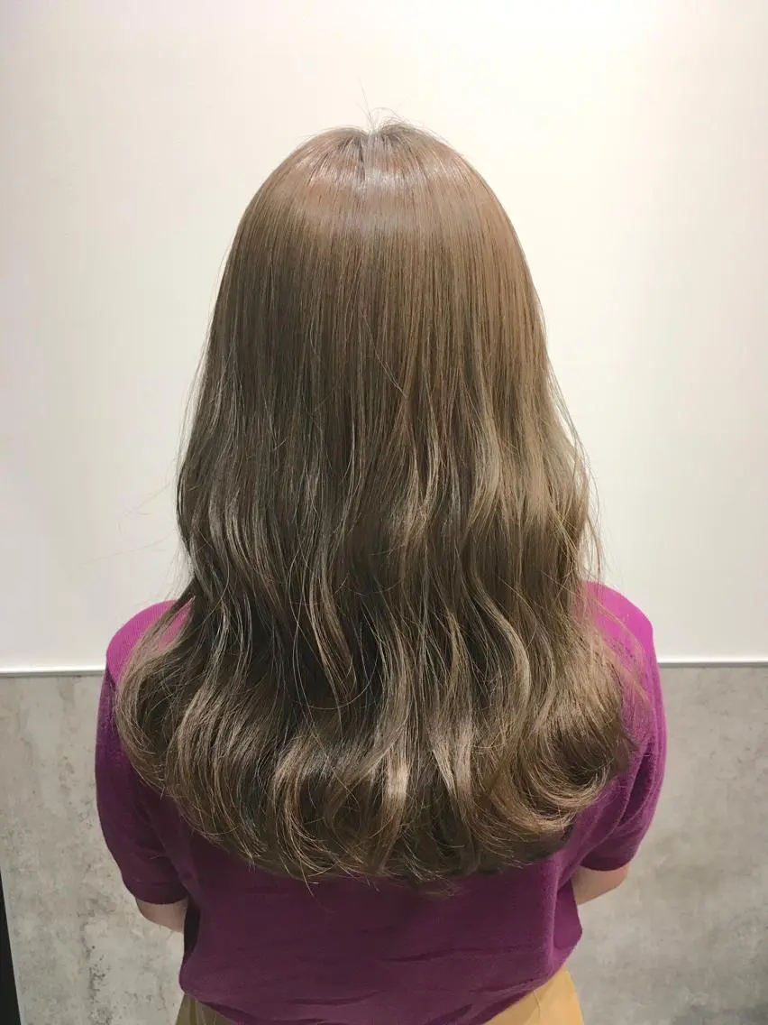 ロング カラー ベージュカラー フォギーベージュ ヘアカラー トリートメント ヘアセット yoshi ☆のヘアスタイル
