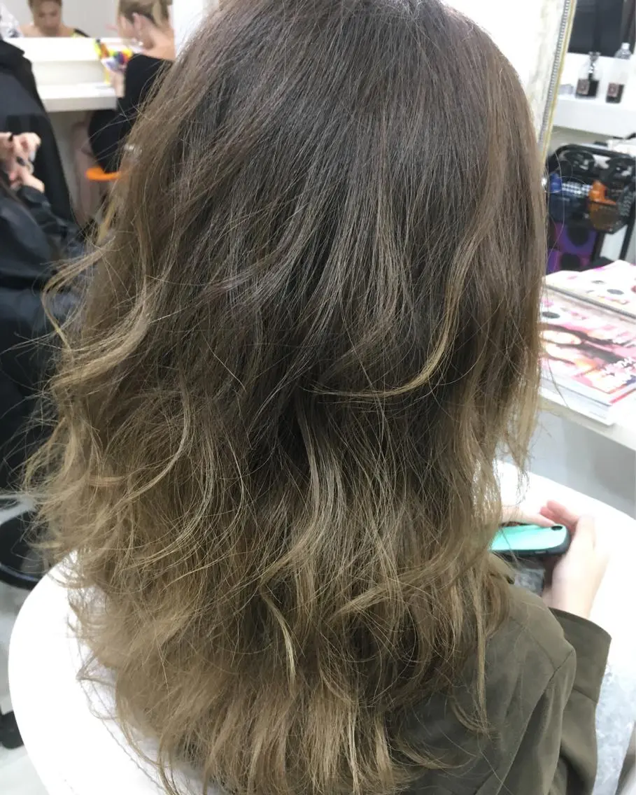 セミロング カラー 髪質改善 中川 翔のヘアスタイル