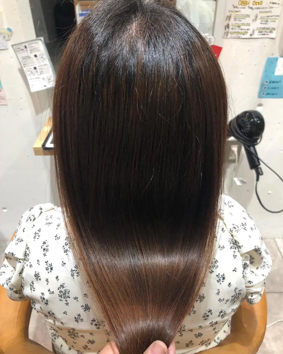 セミロング 髪質改善 縮毛矯正 トリートメント 田辺 黎花のヘアスタイル