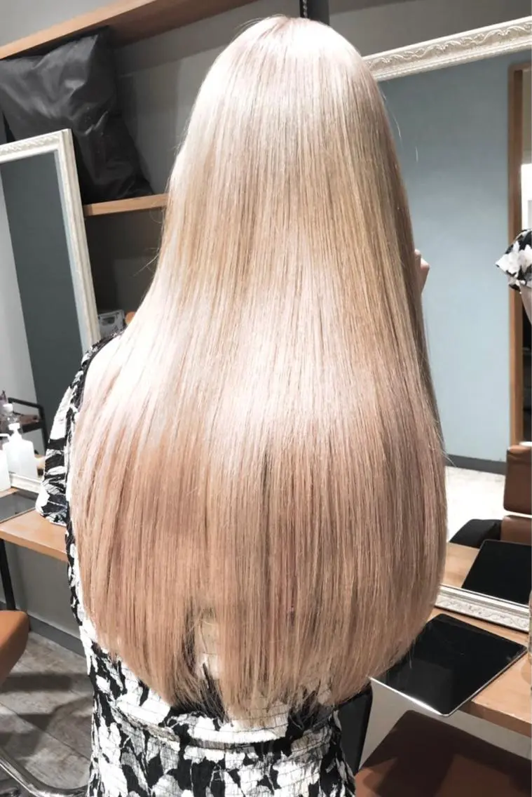 ロング カラー ブリーチ . NANAのヘアスタイル