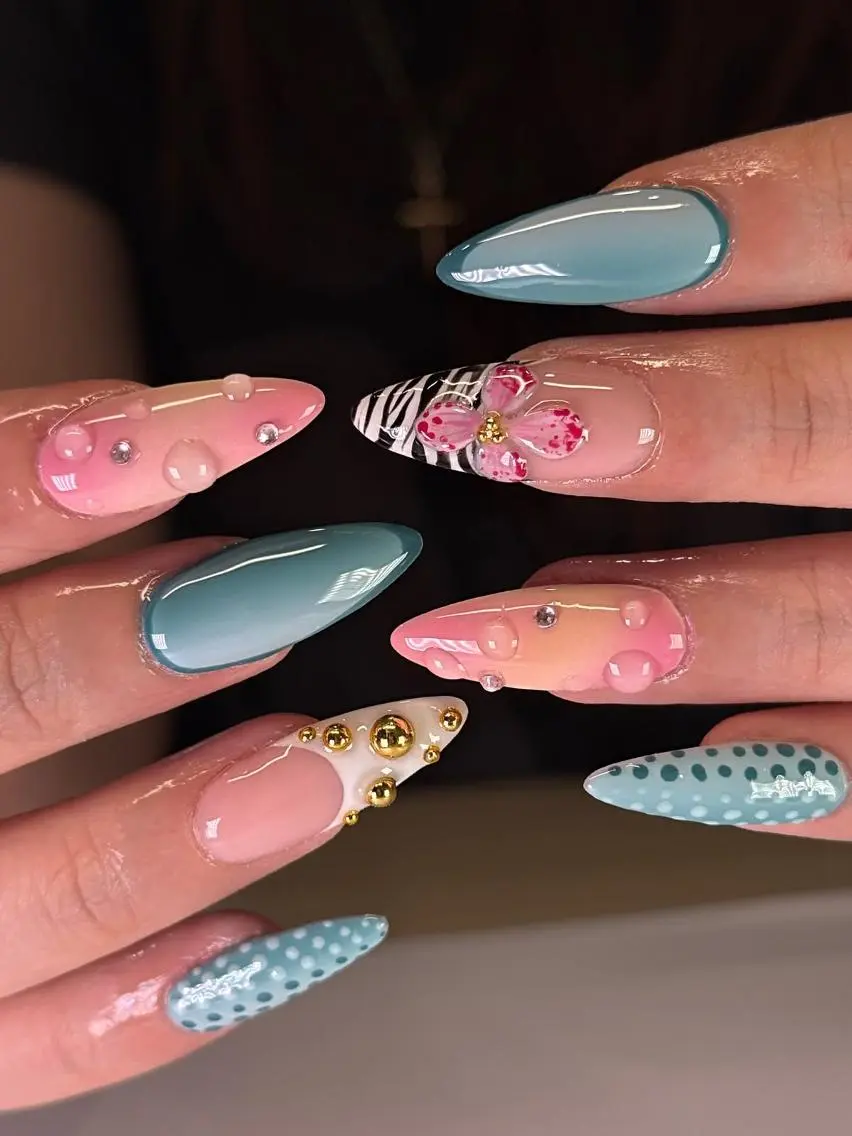 ネイル アートネイル 長さ出し フレンチネイル ジェルネイル ガーリー ハンドネイル Blingg NailStudioのネイルデザイン
