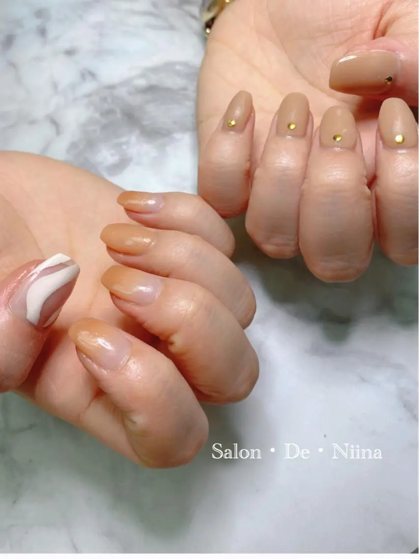 ネイル シンプルネイル ボディビルダーSal on.DeNiinaのネイルデザイン