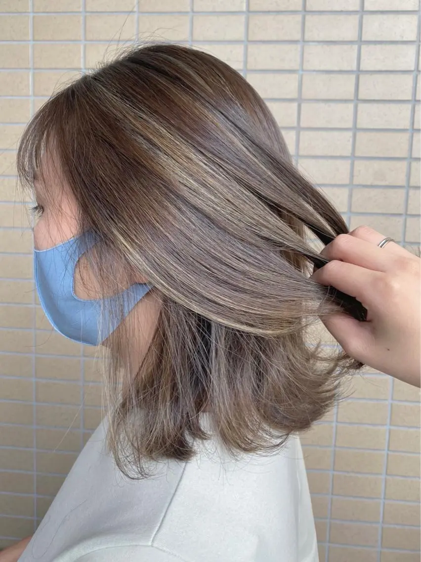 ミディアム カラー ハイライトカラー ハイライト カット ヘアカラー IwAsh✄﻿ アオイのヘアスタイル