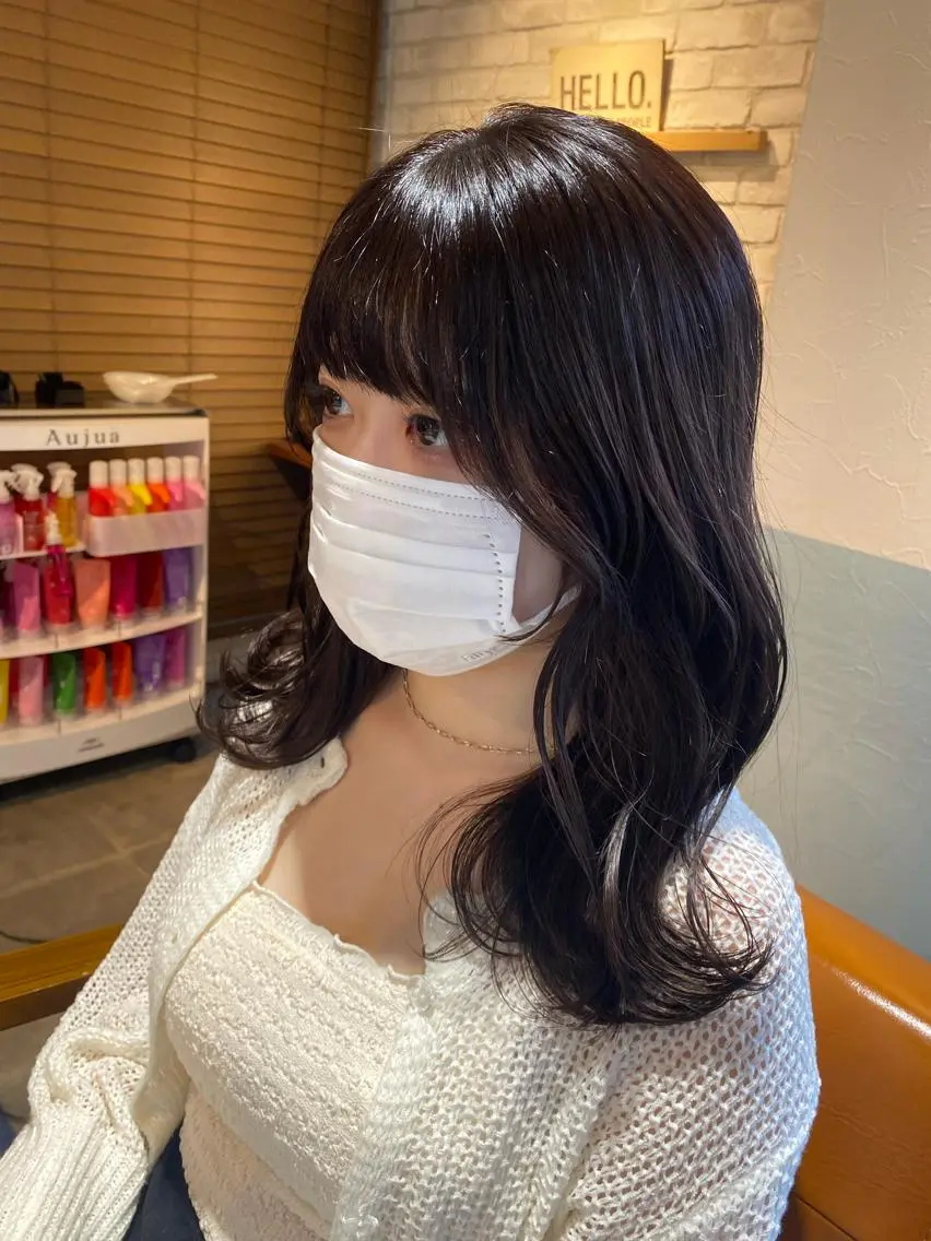 カラー 🩵盛れる顔周りヘア EMI🩵のヘアスタイル