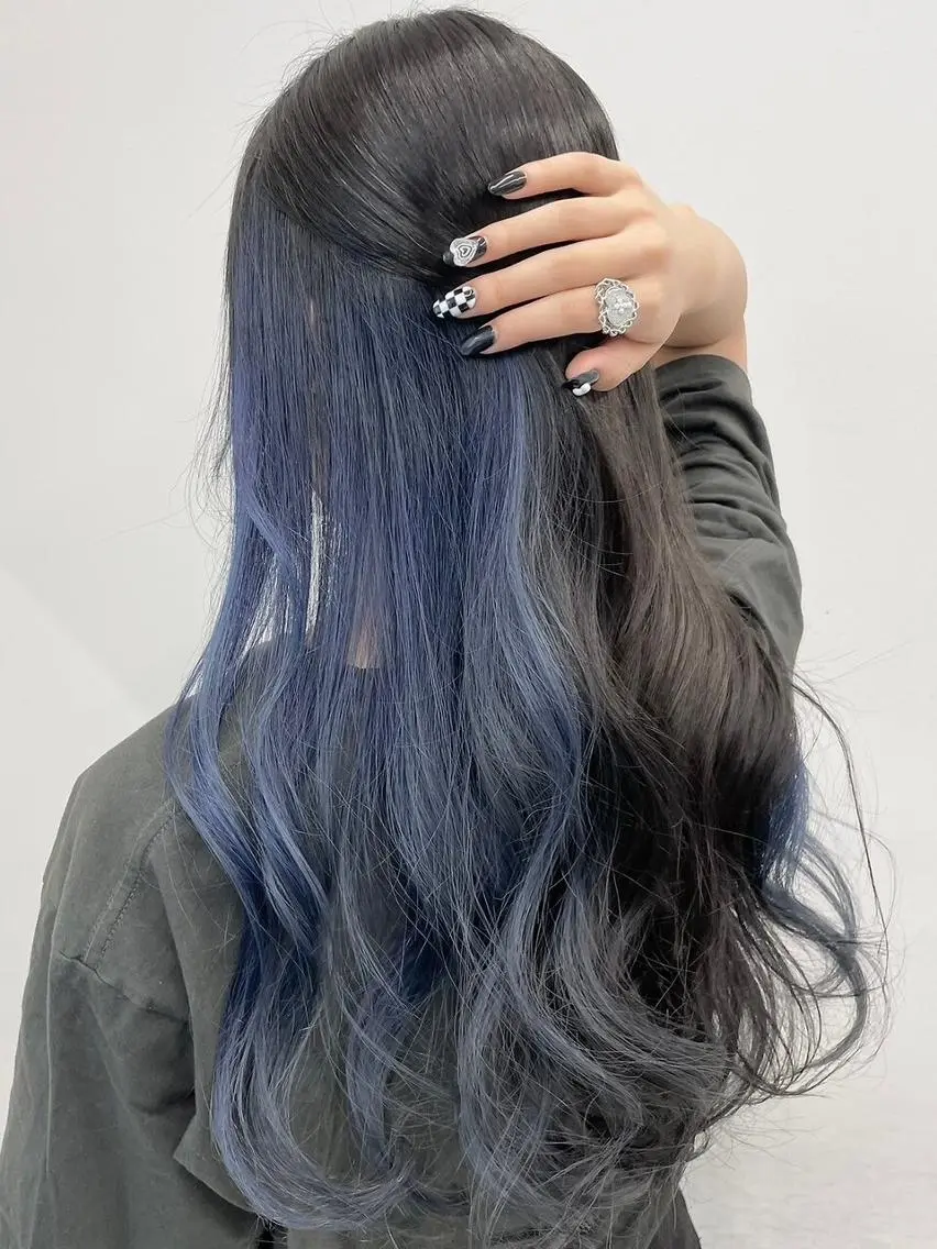 セミロング カラー ヘアカラー トリートメント Flora by siestaのヘアスタイル