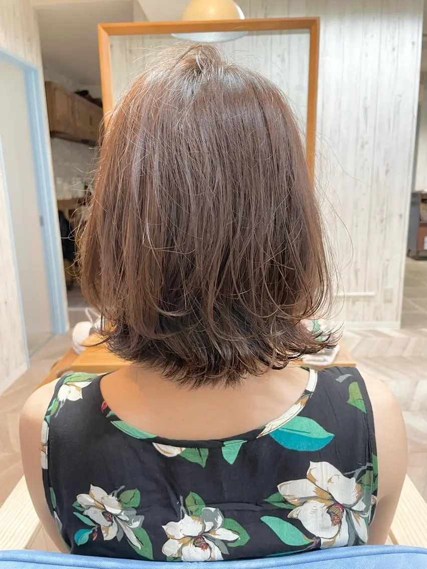 ミディアム ボブ 外ハネヘア カット ヘアカラー トリートメント ヘッドスパ ✨透明感カラー✨ ✨小顔カット✨山木のヘアスタイル
