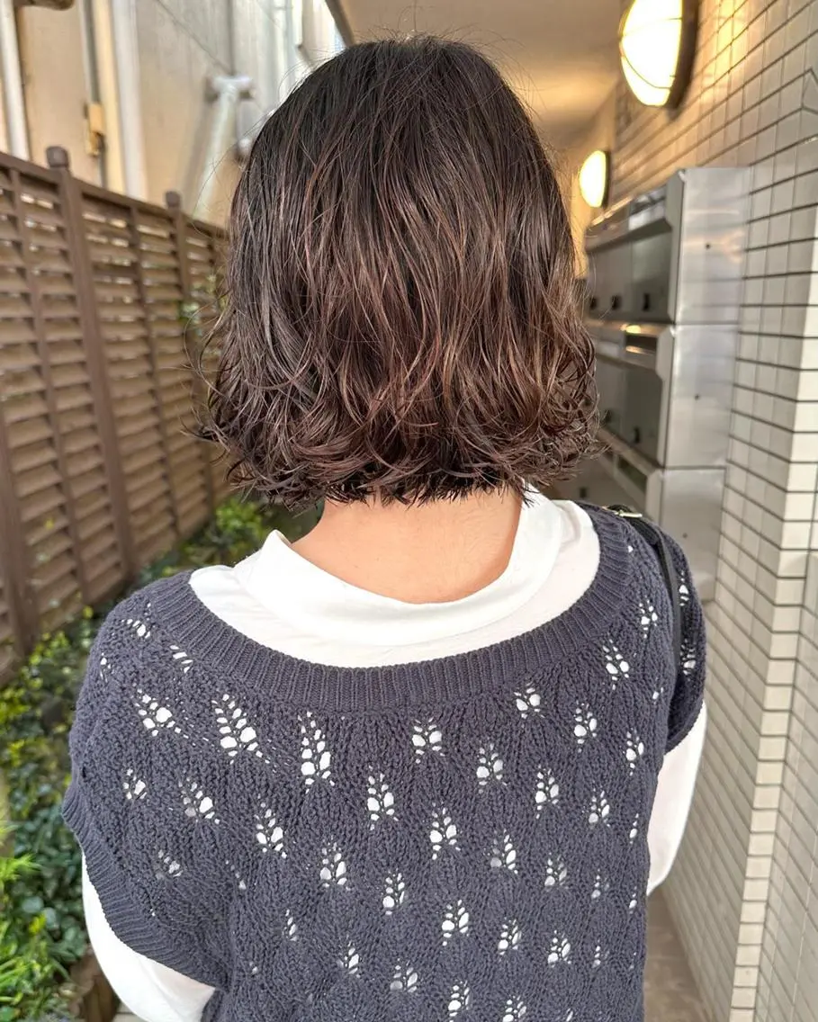 ショート カラー パーマ 切りっぱなしボブ 前下がりボブ ショートボブ 黒髪 インナーカラー 髪質改善 縮毛矯正/ レイヤー/銀座/本木のヘアスタイル