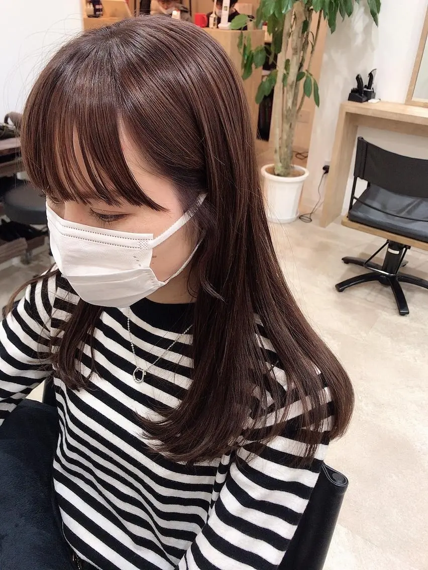 セミロング カット ヘアカラー ヘッドスパ 天野 優美のヘアスタイル