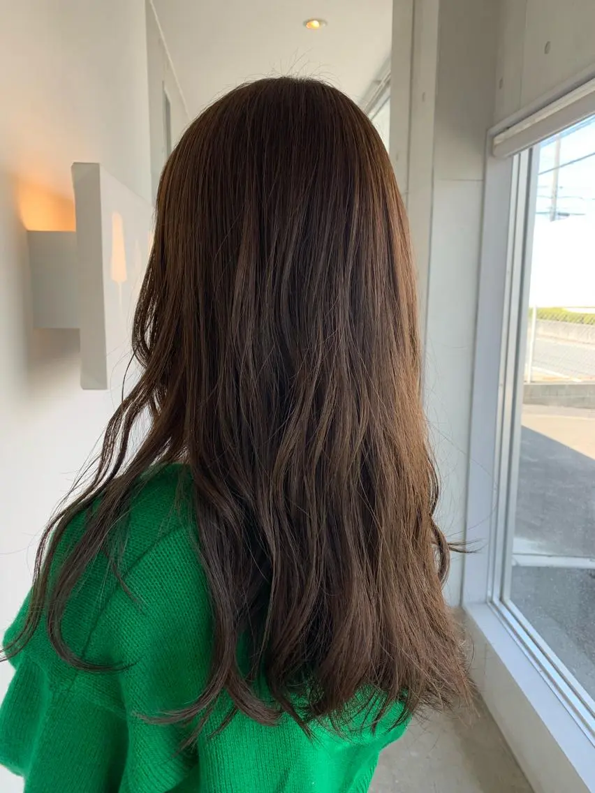 セミロング おせ ちさとのヘアスタイル