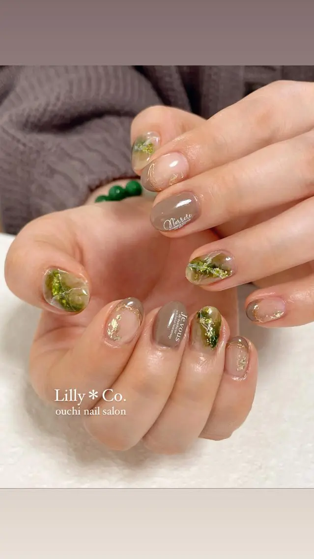 ネイル グリーン ハンドネイル ハンドケア Lilly Co.のネイルデザイン