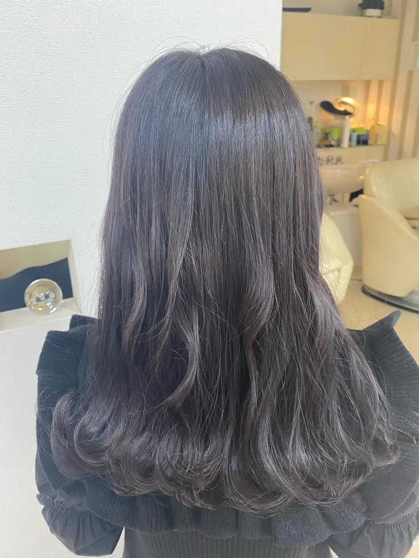 セミロング カラー グレージュ ラベンダーカラー ラベンダーグレージュ ラベンダーグレー おん眉美容師eMu✄ yuka‪🤍のヘアスタイル
