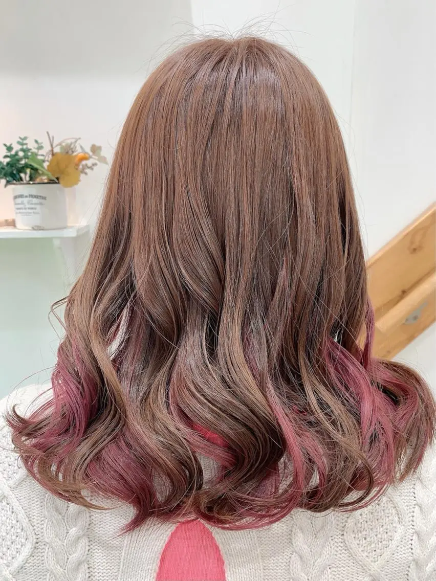 セミロング カラー ベージュカラー ブリーチ カシス ピンクカラー ピンクベージュ ヘアアレンジ にいた かづしげのヘアスタイル