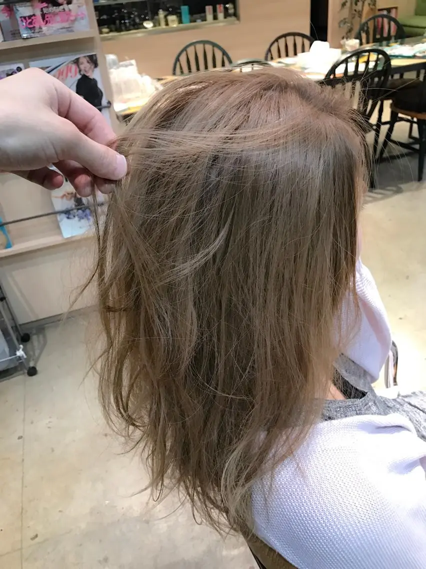ロング カラー アッシュ ベージュカラー 透明感カラー 髪質改善🌟 TAKERUのヘアスタイル
