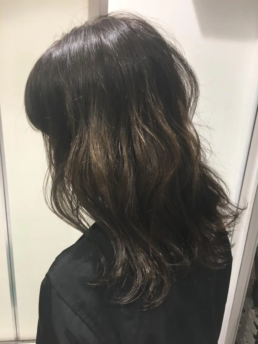 ロング ハイライト 店長 小池アキトのヘアスタイル