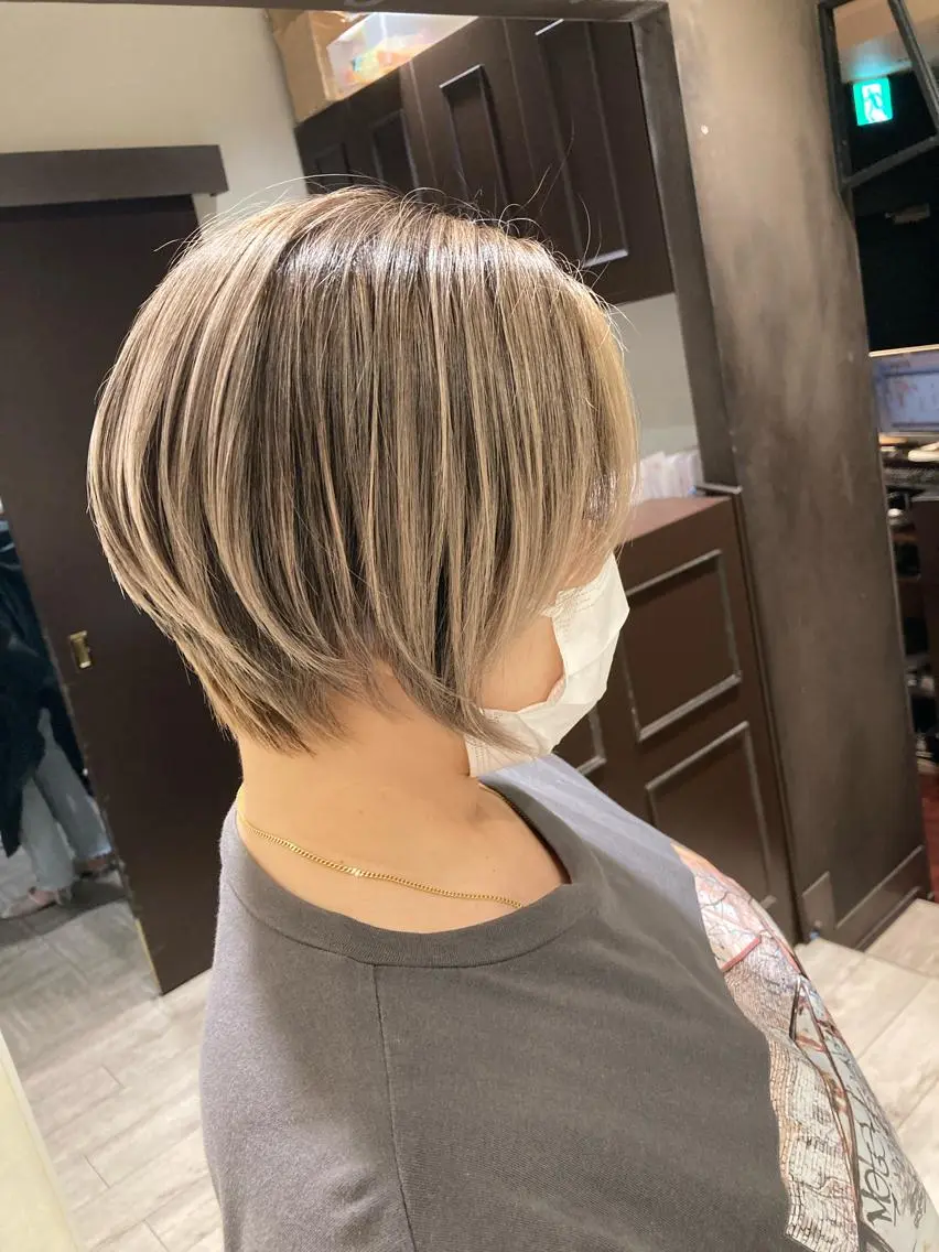 ショート 曲がる縮毛矯正 LIBER 岩名のヘアスタイル