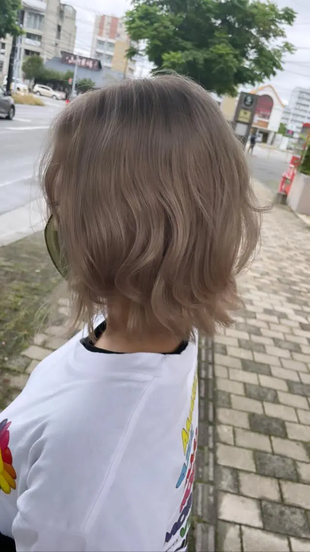 ショート andKおもろまち店 艶ダブルカラー✨のヘアスタイル