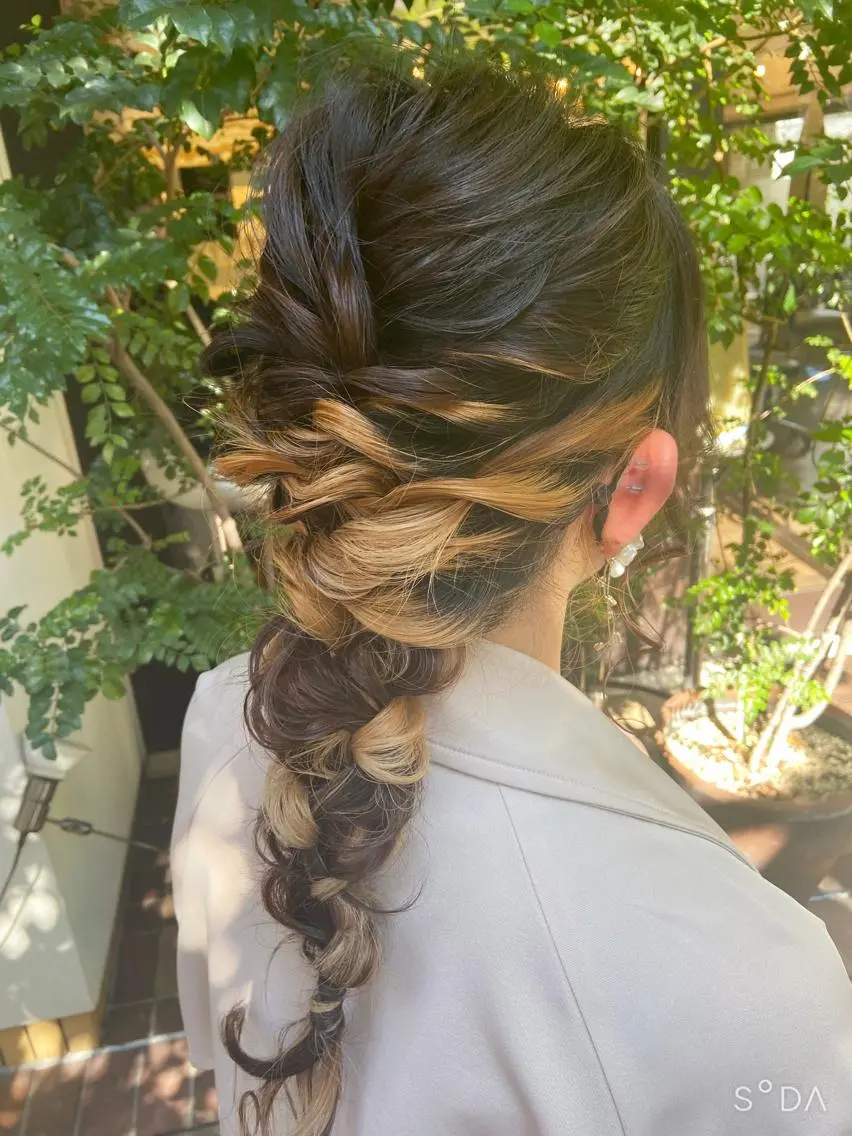 ロング 早稲田 千尋のヘアスタイル