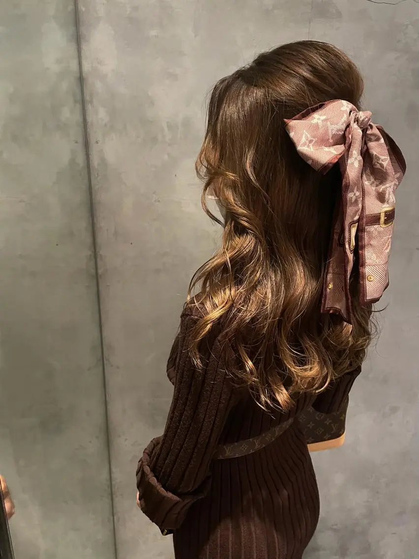ロング カラー ヘアアレンジ HINA🎀韓国ヘア エクステ/小顔カットのヘアスタイル