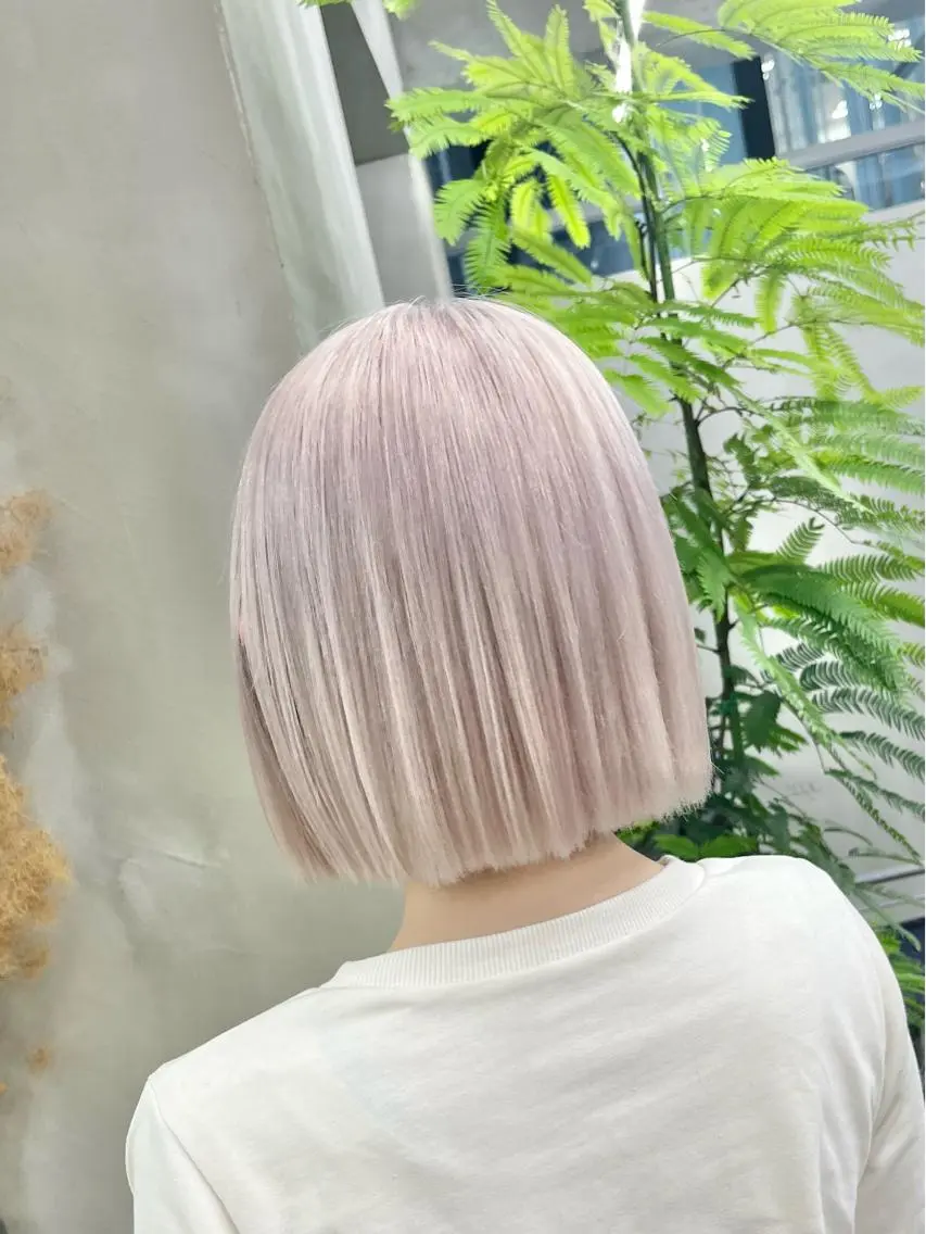 ミディアム イツク ⚡️ ルーツ/ハイトーンのヘアスタイル