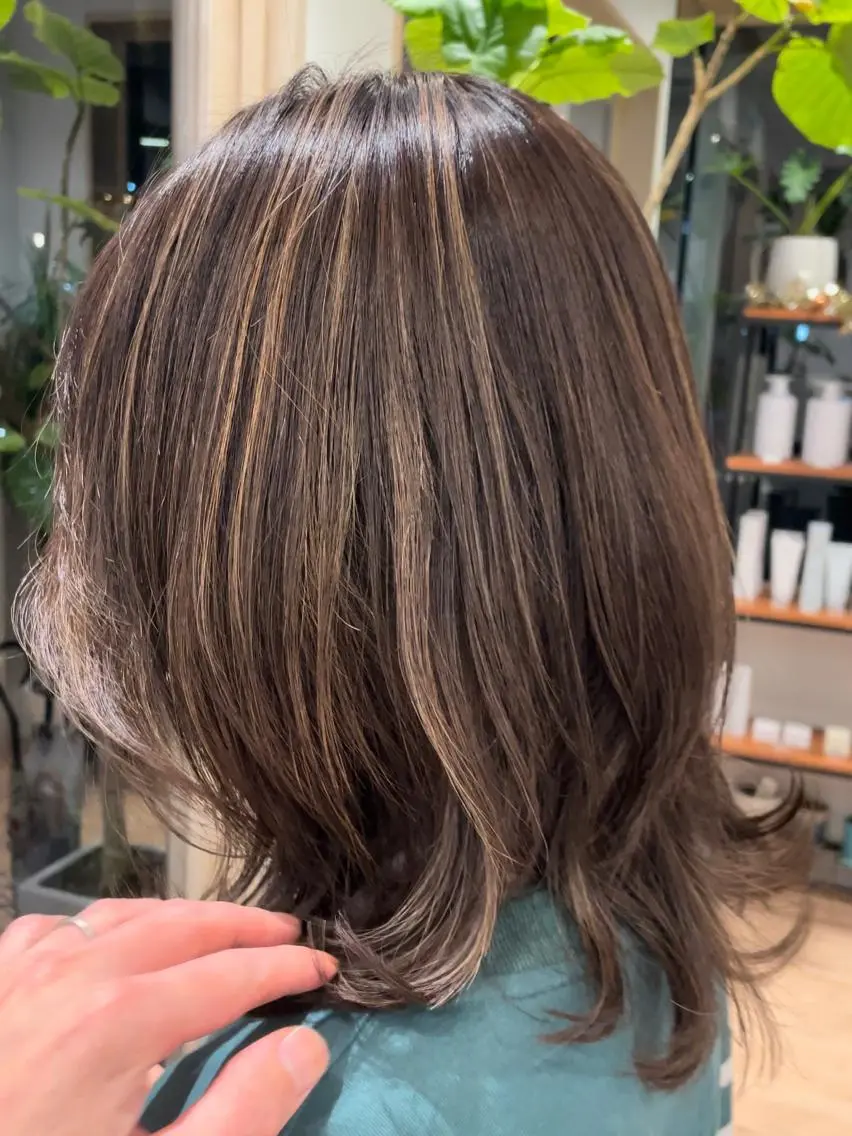 セミロング カラー ハイライトカラー ハイライト カット ヘアカラー トリートメント 白髪ぼかしハイライト 💫ミネ ヒロシのヘアスタイル