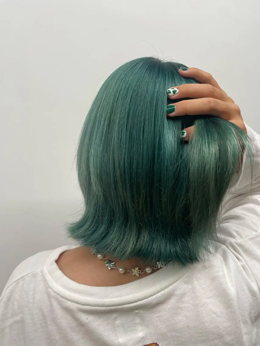 ミディアム カラー ヘアカラー トリートメント yuika .のヘアスタイル