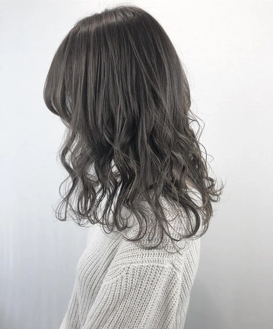 ロング カラー アッシュ ハイライトカラー ハイライト ヘアカラー 🤍2nd🤍田所 美希のヘアスタイル