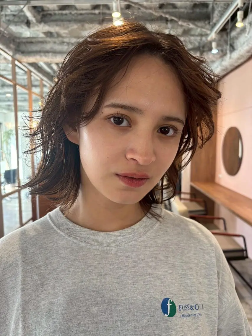 ミディアム カラー パーマ ショートボブ ミディアムパーマ アディクシーカラー ブリーチ ケアブリーチ カット ヘアカラー トリートメント honen hairのヘアスタイル