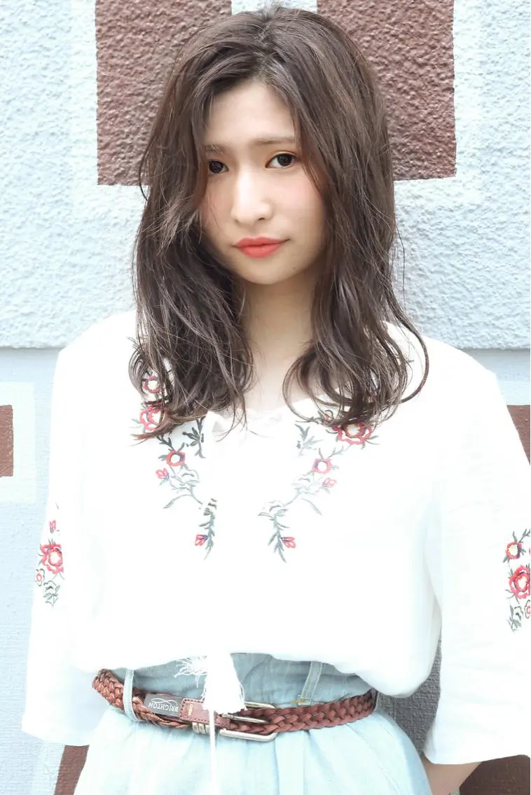 ミディアム EIGHT plum TOKIOリミテッドのヘアスタイル