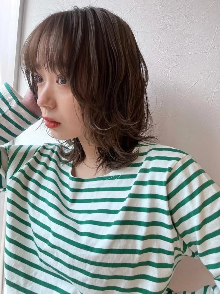 ミディアム カラー ヘアアレンジ 岡田まみ🍒🤍 透明感カラーのヘアスタイル