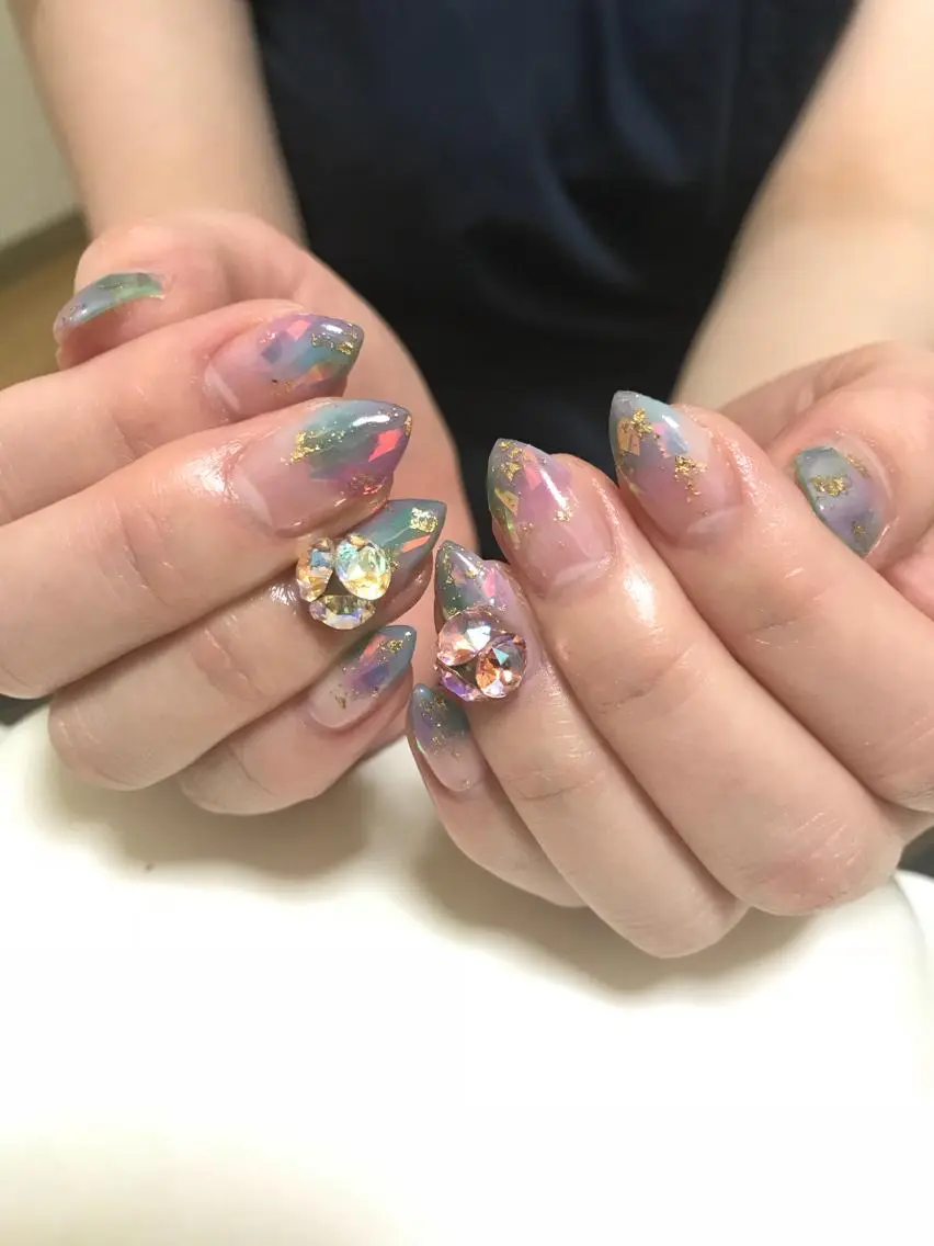 ネイル ニュアンスネイル ストーンネイル 吉冨 光恵のネイルデザイン