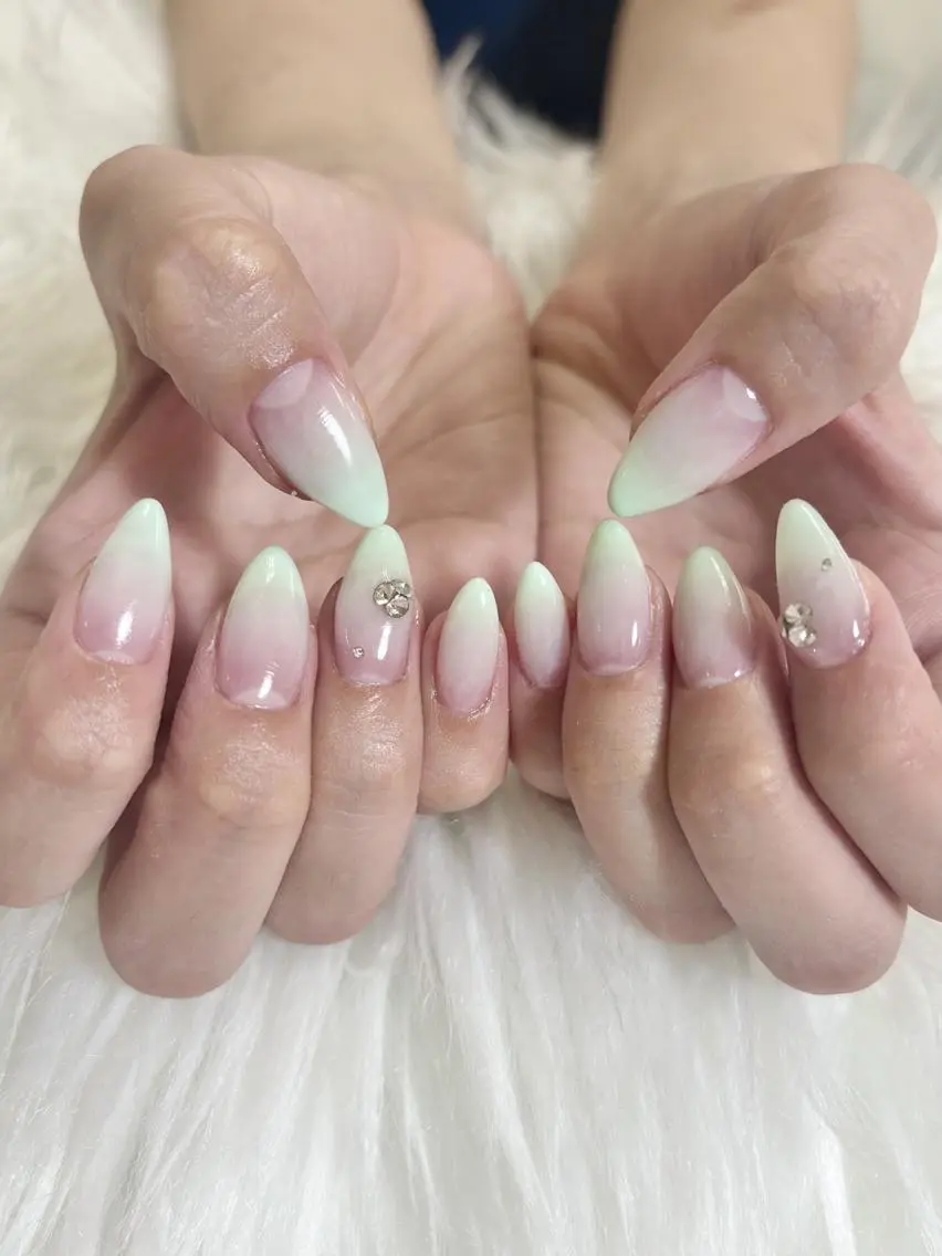 ネイル グラデーション ハンドネイル nail salon Libertyのネイルデザイン