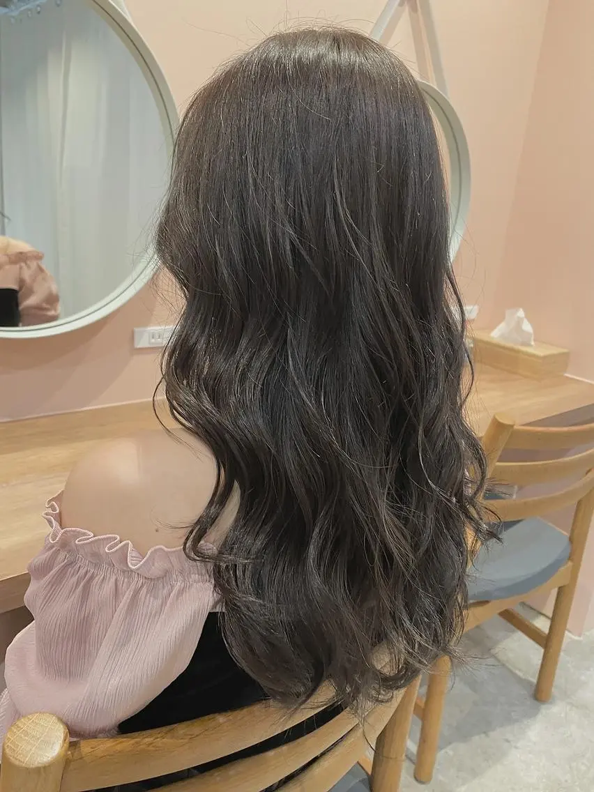 ミディアム カラー アディクシーカラー ブリーチ ブロンド ブルーカラー ハイライトカラー ヘアカラー トリートメント ゆるふわガーリーst yle🩰yuukaのヘアスタイル