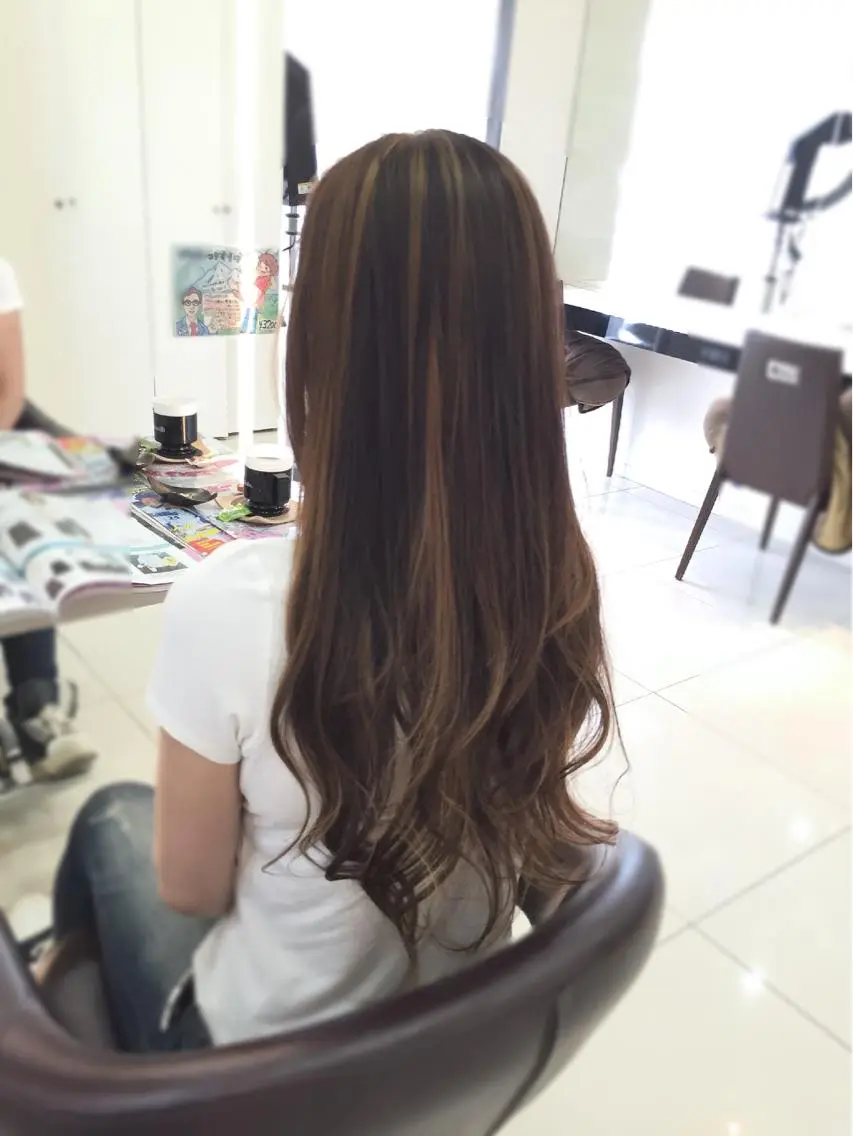 ロング カラー ハイライトカラー ハイライト ロング 松本 明日可のヘアスタイル