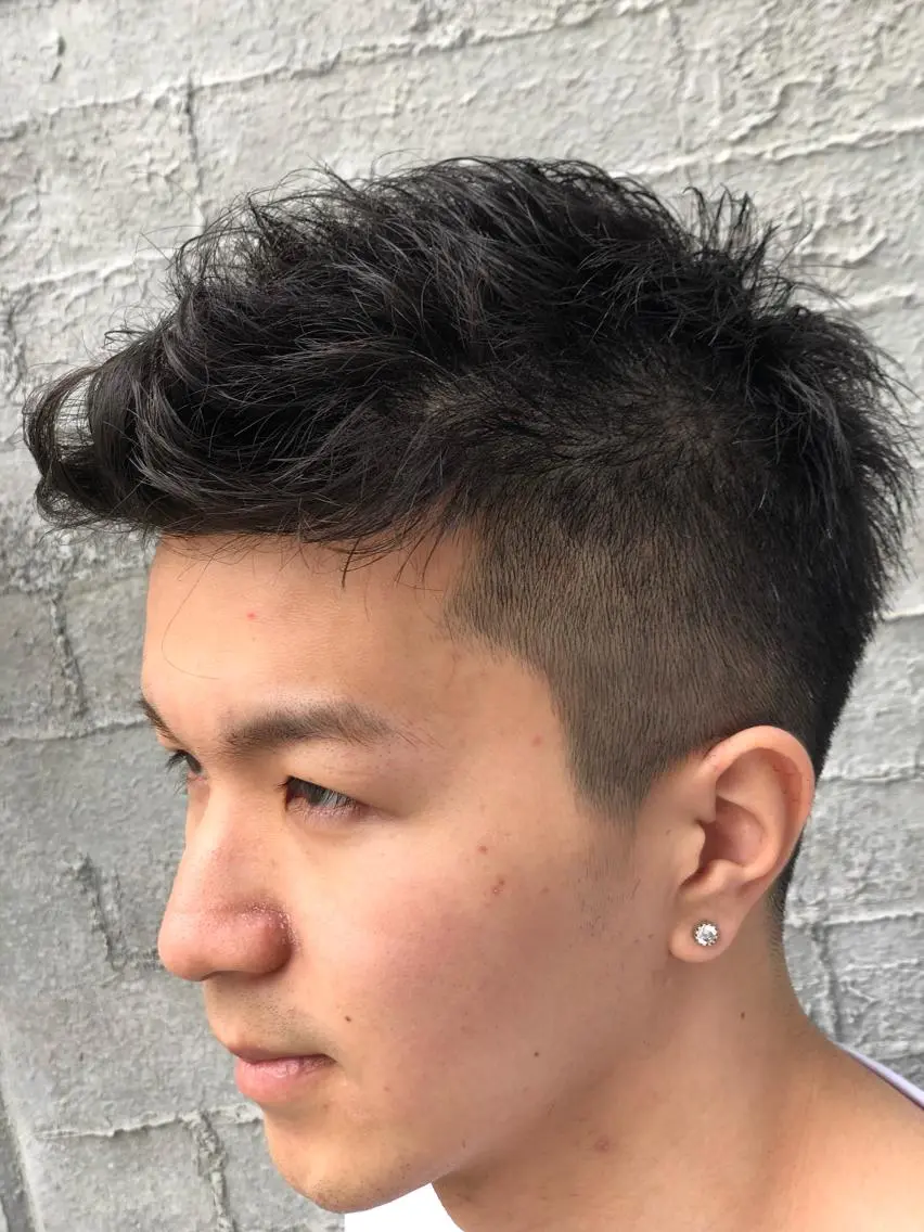 ショート パーマ メンズ フェードカット スキンフェード 刈り上げ 外国人風カラー カット ヘアカラー 島田 竜也のヘアスタイル