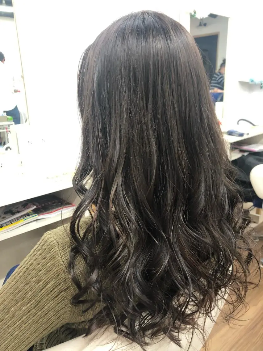 ロング カラー 正木 彩音のヘアスタイル